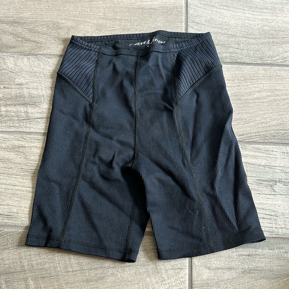 For love and lemons black bike shorts - Picture 1 of 3